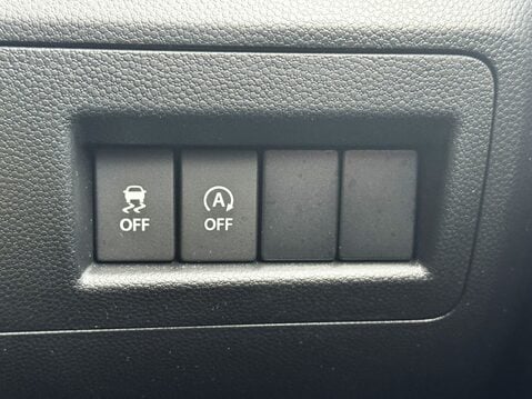 Suzuki Ignis 1.2 Dualjet SHVS SZ3 5dr 27