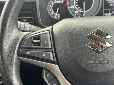 Suzuki Ignis 1.2 Dualjet SHVS SZ3 5dr 26