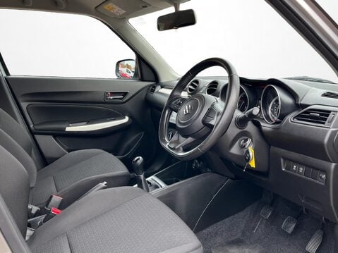 Suzuki Swift 1.2 Dualjet SHVS SZ-T 5dr 15