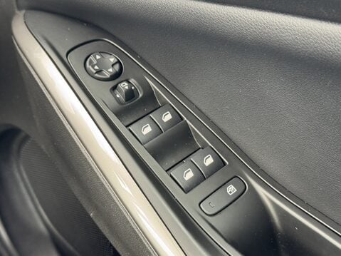 Vauxhall Grandland 1.2 Turbo Elite 5dr 31