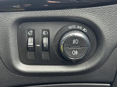 Vauxhall Astra 1.4T 16V 150 Elite Nav 5dr 29