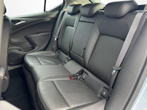 Vauxhall Astra 1.4T 16V 150 Elite Nav 5dr 33
