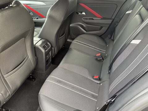 Vauxhall Astra 1.2 Turbo 130 GS Line 5dr 33