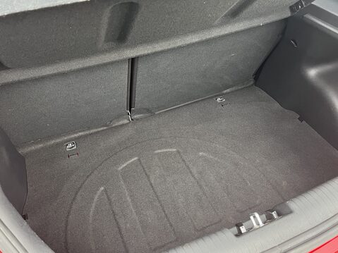 Hyundai Veloster 1.6 GDi Sport 4dr 38