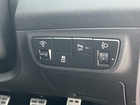 Hyundai Veloster 1.6 GDi Sport 4dr 20