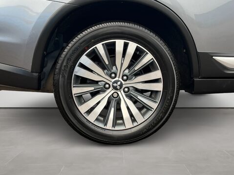 Mitsubishi Outlander 2.0 Exceed 5dr CVT 11