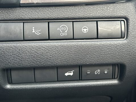 Nissan Qashqai 1.3 DiG-T MH 158 Tekna 5dr 30