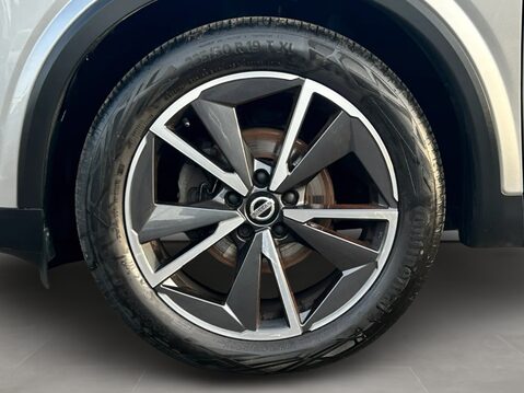 Nissan Qashqai 1.3 DiG-T MH 158 Tekna 5dr 13