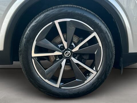 Nissan Qashqai 1.3 DiG-T MH 158 Tekna 5dr 12