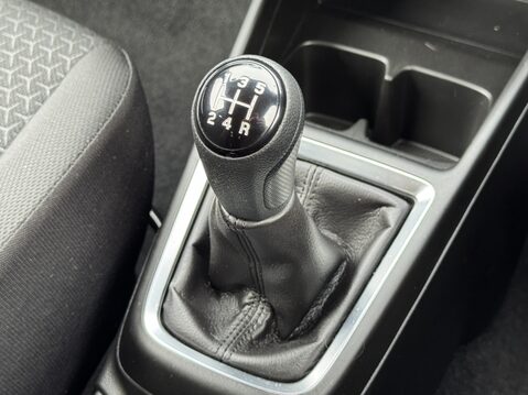 Suzuki Swift 1.2 Dualjet SHVS SZ-T 5dr 23