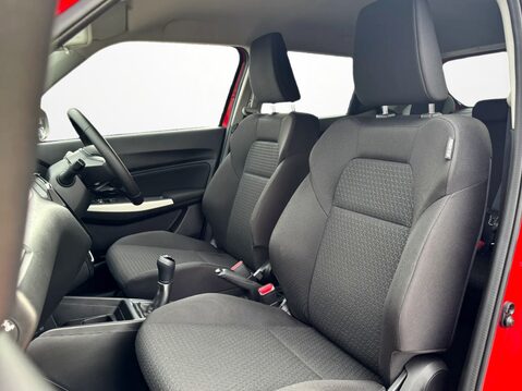 Suzuki Swift 1.2 Dualjet SHVS SZ-T 5dr 17
