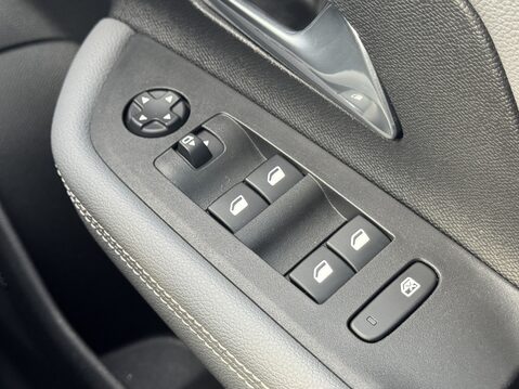 Vauxhall Mokka 1.2 Turbo 100 Elite Premium 5dr 32