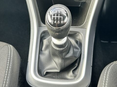 Suzuki SX4 S-Cross 1.4 Boosterjet 48V Hybrid SZ-T 5dr 27