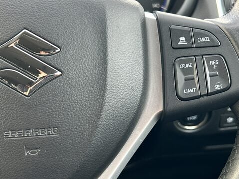 Suzuki SX4 S-Cross 1.4 Boosterjet 48V Hybrid SZ-T 5dr 29