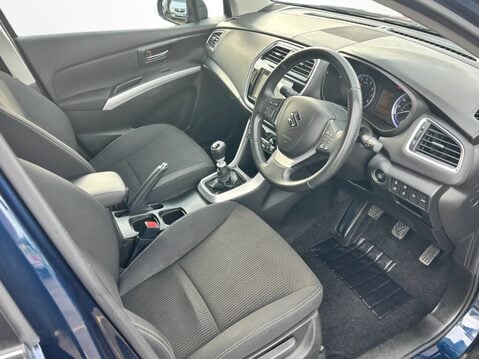 Suzuki SX4 S-Cross 1.4 Boosterjet 48V Hybrid SZ-T 5dr 19