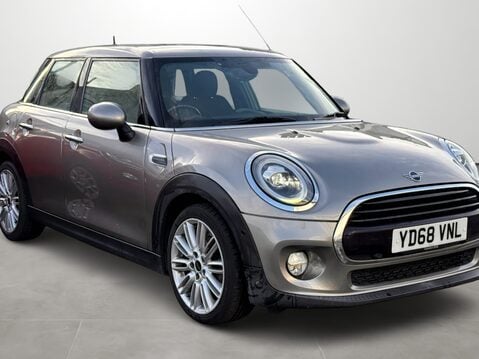 Mini Hatchback 1.5 Cooper II 5dr Auto [Nav+ Pack] 1