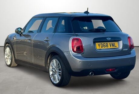 Mini Hatchback 1.5 Cooper II 5dr Auto [Nav+ Pack]
