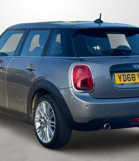 Mini Hatchback 1.5 Cooper II 5dr Auto [Nav+ Pack]