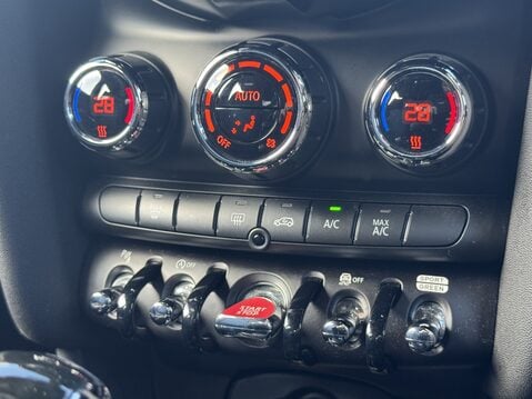 Mini Hatchback 1.5 Cooper II 5dr Auto [Nav+ Pack] 21