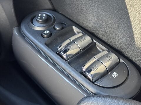 Mini Hatchback 1.5 Cooper II 5dr Auto [Nav+ Pack] 26