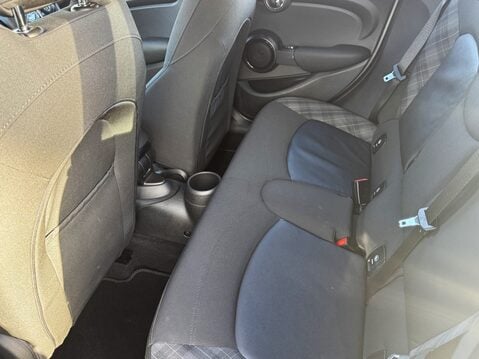 Mini Hatchback 1.5 Cooper II 5dr Auto [Nav+ Pack] 29
