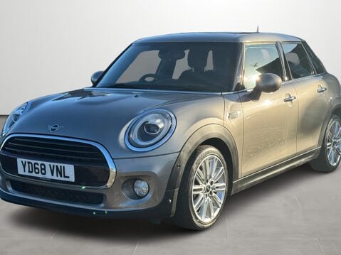 Mini Hatchback 1.5 Cooper II 5dr Auto [Nav+ Pack] 6