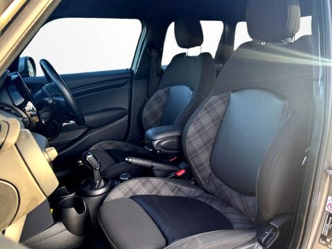 Mini Hatchback 1.5 Cooper II 5dr Auto [Nav+ Pack] 18