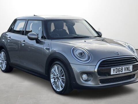 Mini Hatchback 1.5 Cooper II 5dr Auto [Nav+ Pack] 1