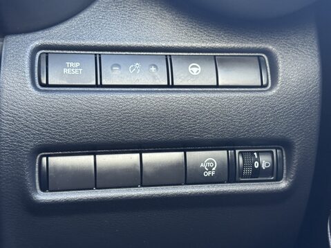 Nissan Juke 1.0 DiG-T 114 Tekna 5dr DCT 30