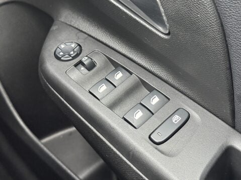 Vauxhall Corsa 1.2 Turbo SRi Nav 5dr 30