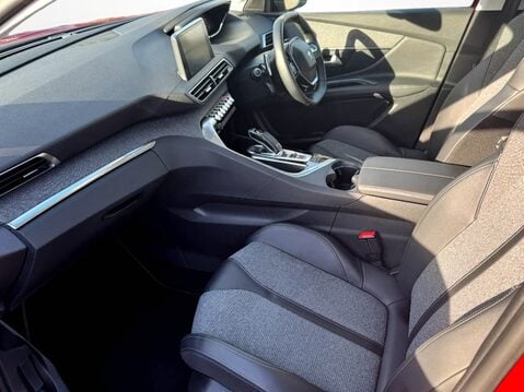 Peugeot 3008 1.2 PureTech Allure 5dr EAT8 21