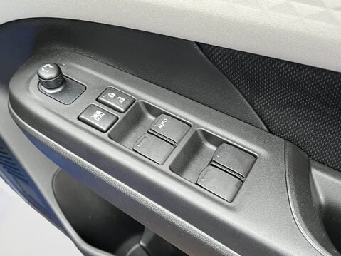 Suzuki Swift 1.2 Mild Hybrid Motion 5dr 18