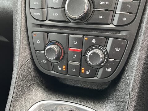 Vauxhall Meriva 1.4i 16V Exclusiv 5dr 29