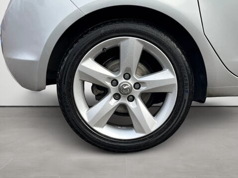 Vauxhall Meriva 1.4i 16V Exclusiv 5dr 12