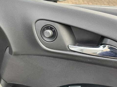 Vauxhall Meriva 1.4i 16V Exclusiv 5dr 19