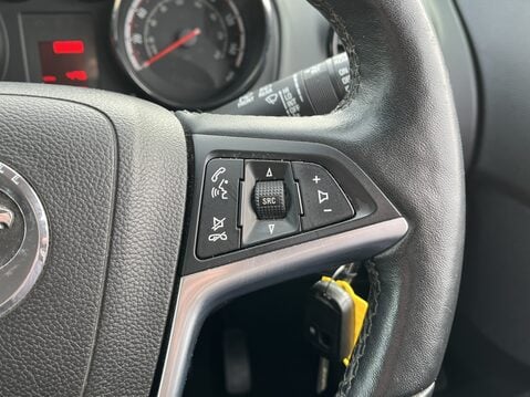 Vauxhall Meriva 1.4i 16V Exclusiv 5dr 23