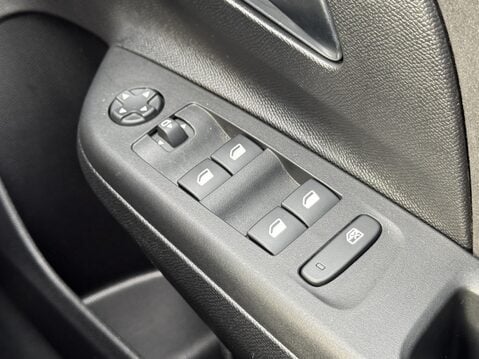 Vauxhall Corsa 115kW Ultimate 51kWh 5dr Auto 31