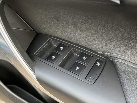 Vauxhall Insignia 2.0 CDTi [163] ecoFLEX Elite 5dr [Start Stop] 18