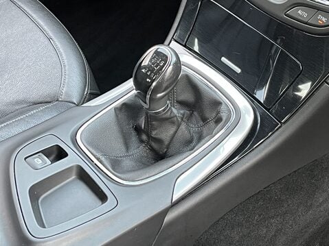 Vauxhall Insignia 2.0 CDTi [163] ecoFLEX Elite 5dr [Start Stop] 26