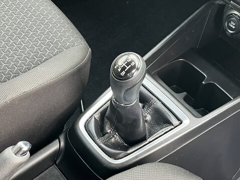 Suzuki Swift 1.0 Boosterjet SZ-T 5dr 28