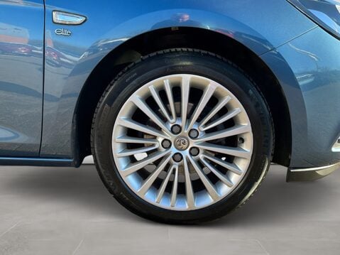 Vauxhall Astra 1.4T 16V 150 Elite Nav 5dr 35