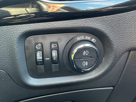 Vauxhall Astra 1.4T 16V 150 Elite Nav 5dr 27