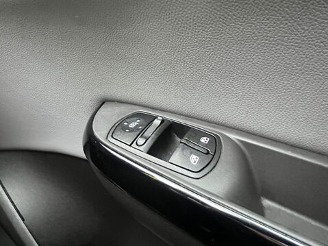 Vauxhall Corsa 1.4 ecoFLEX SE 5dr 27