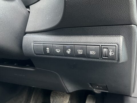 Suzuki Swace 1.8 Hybrid Ultra 5dr CVT 19