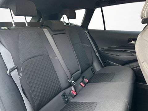 Suzuki Swace 1.8 Hybrid Ultra 5dr CVT 31