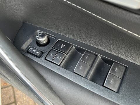 Suzuki Swace 1.8 Hybrid Ultra 5dr CVT 18