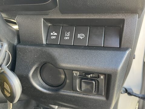 Suzuki Jimny 1.5 SZ5 ALLGRIP 3dr 19