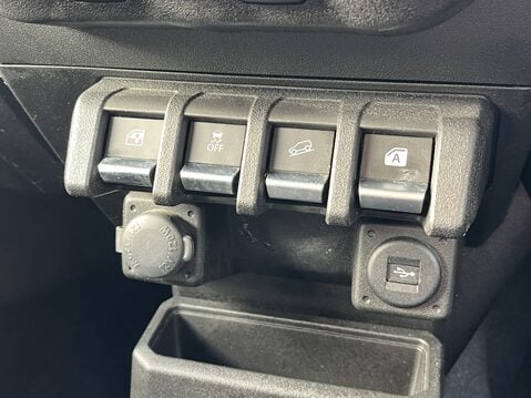 Suzuki Jimny 1.5 SZ5 ALLGRIP 3dr 28