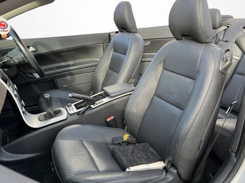 Volvo C70 D3 [150] SE Lux 2dr 18
