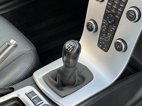 Volvo C70 D3 [150] SE Lux 2dr 24